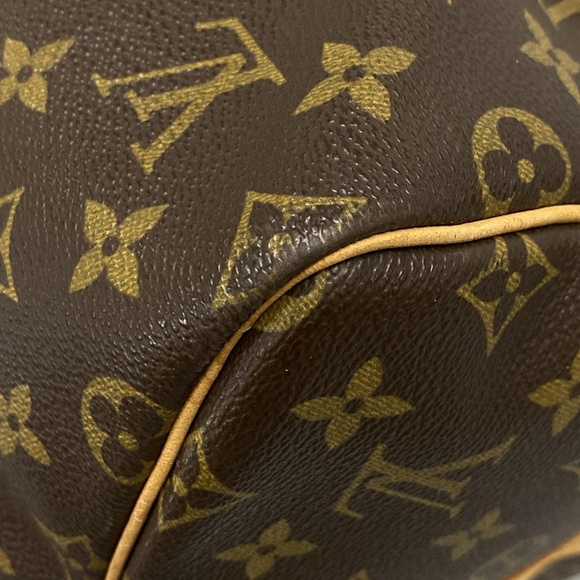 Louis Vuitton Keepall 55 Bandouliere Travel Bag - Picture 9 of 16
